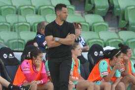 Alex Epakis (pictured) has replaced as coach of Perth Glory's ALW team by Stephen Peters. Photo: David Crosling/AAP PHOTOS